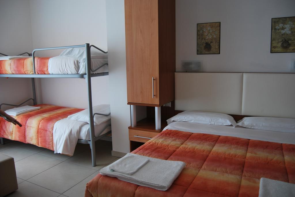 Hotel Europa Nereto Habitación foto