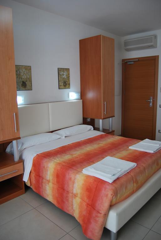Hotel Europa Nereto Habitación foto