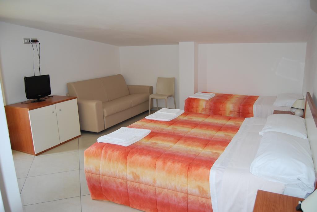 Hotel Europa Nereto Habitación foto